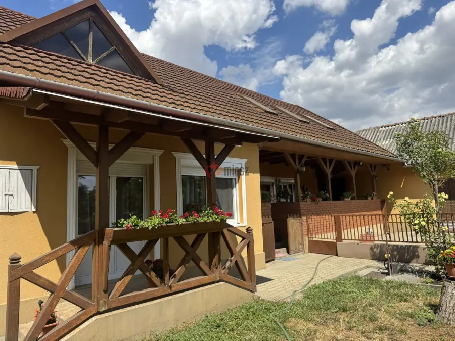 eladó családi ház, Boconád