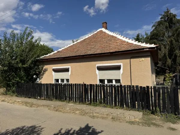 Eladó családi ház, Erdőtelek 2 szoba 63 m² 10.9 M Ft