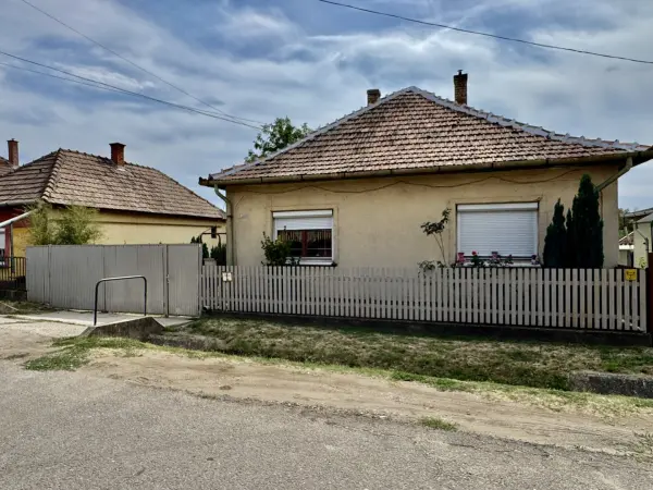 Eladó családi ház, Heves 3+2 szoba 86 m² 23 M Ft