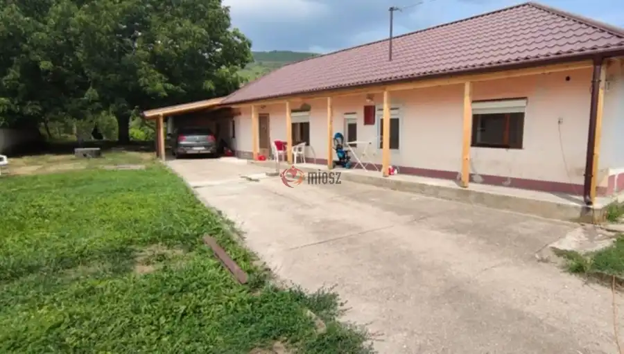 eladó családi ház, Markaz