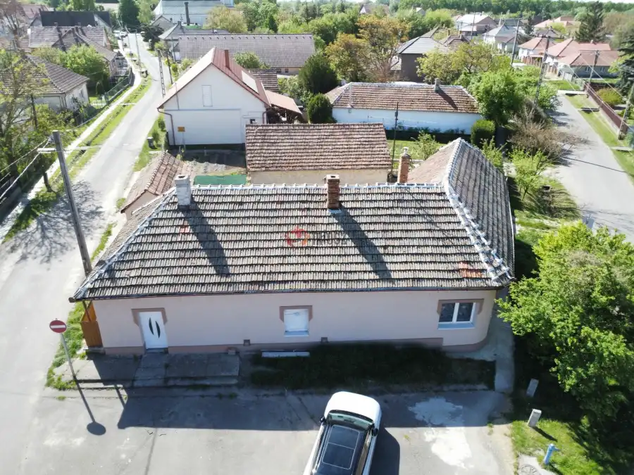 eladó családi ház, Poroszló
