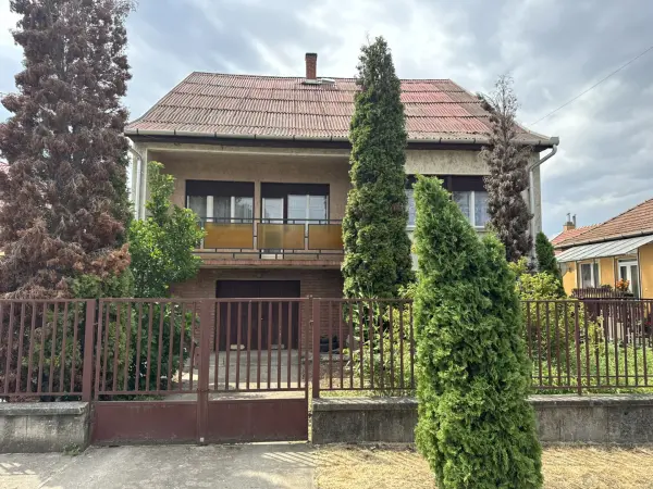 Eladó családi ház, Tarnaméra 3 szoba 210 m² 31.9 M Ft