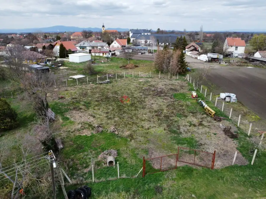 eladó  Építési telek, Boconád